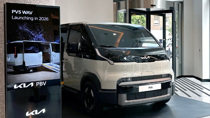 Kia apresenta a PV5 WAV: van elétrica acessível para cadeirantes
